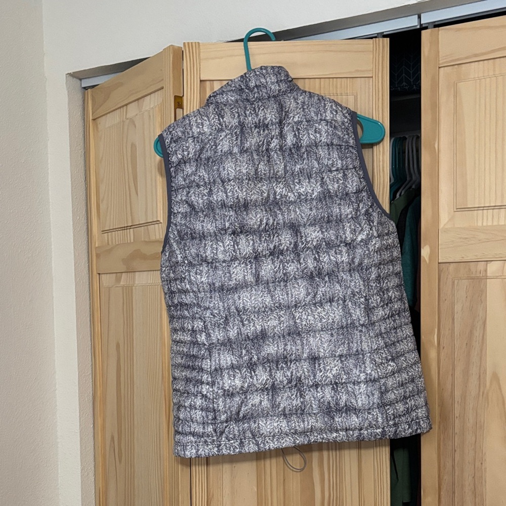 Patagonia Black and Gray Quilted Vest - Picture 2 of 2